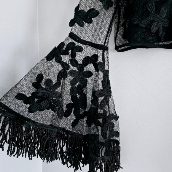 Anthropologie Endless Rose Black Lace Floral Embroidered Fringe Sleeves Crop Top - Picture 14 of 15